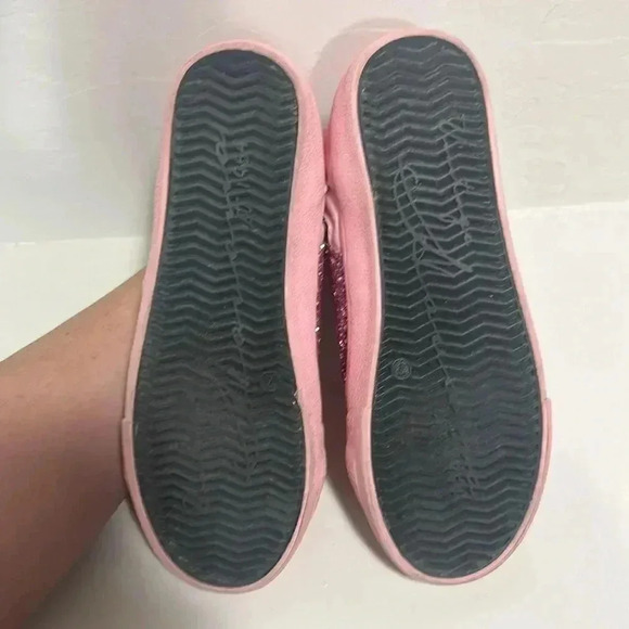 Sneakers - Picture 4 of 7